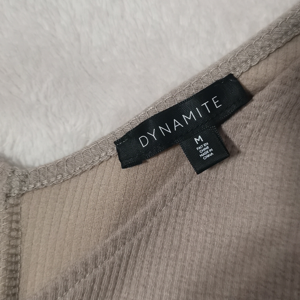 Dynamite Top - Picture 2 of 2